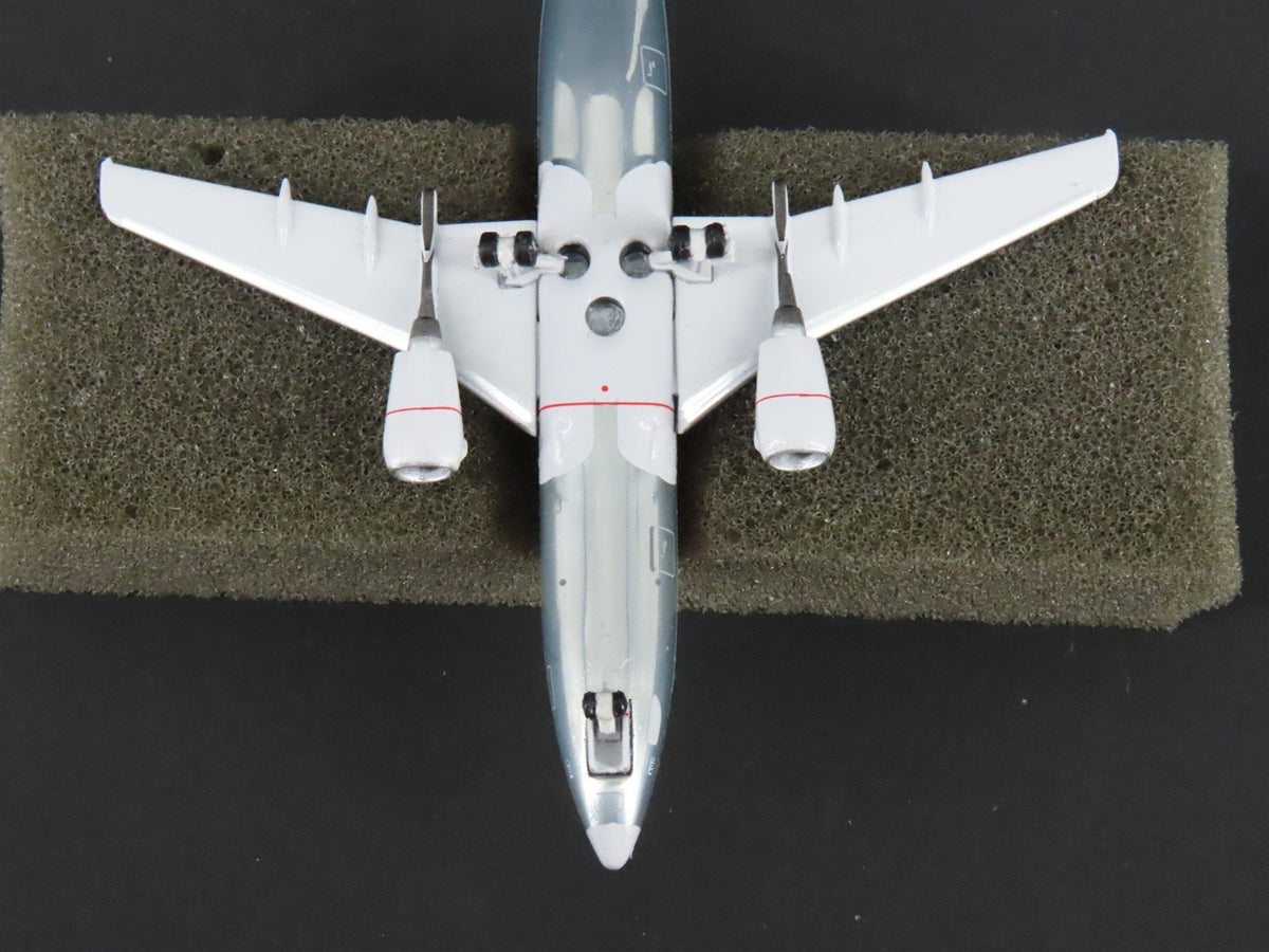 1:400 Scale Aero Classics 23345/347 Die-Cast Delta B-737-347 Airliner N304WA
