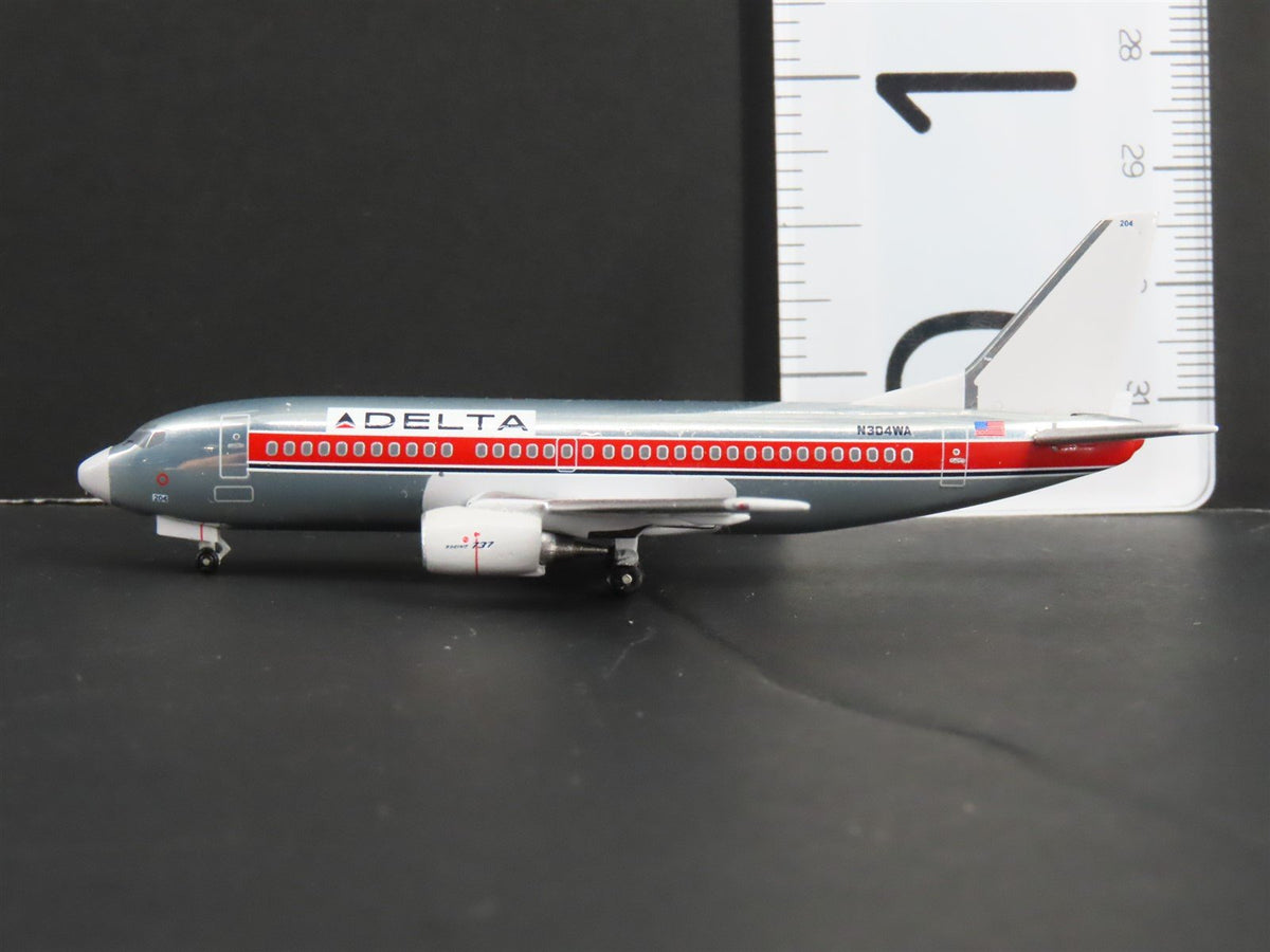 1:400 Scale Aero Classics 23345/347 Die-Cast Delta B-737-347 Airliner N304WA
