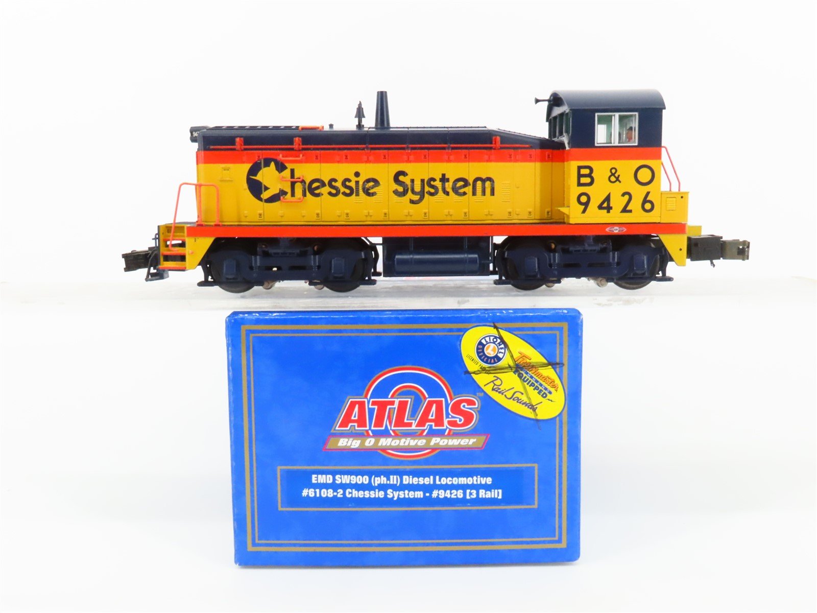 O Gauge 3-Rail Atlas 6108-2 B&O Chessie System EMD SW900 Diesel Switcher #9426
