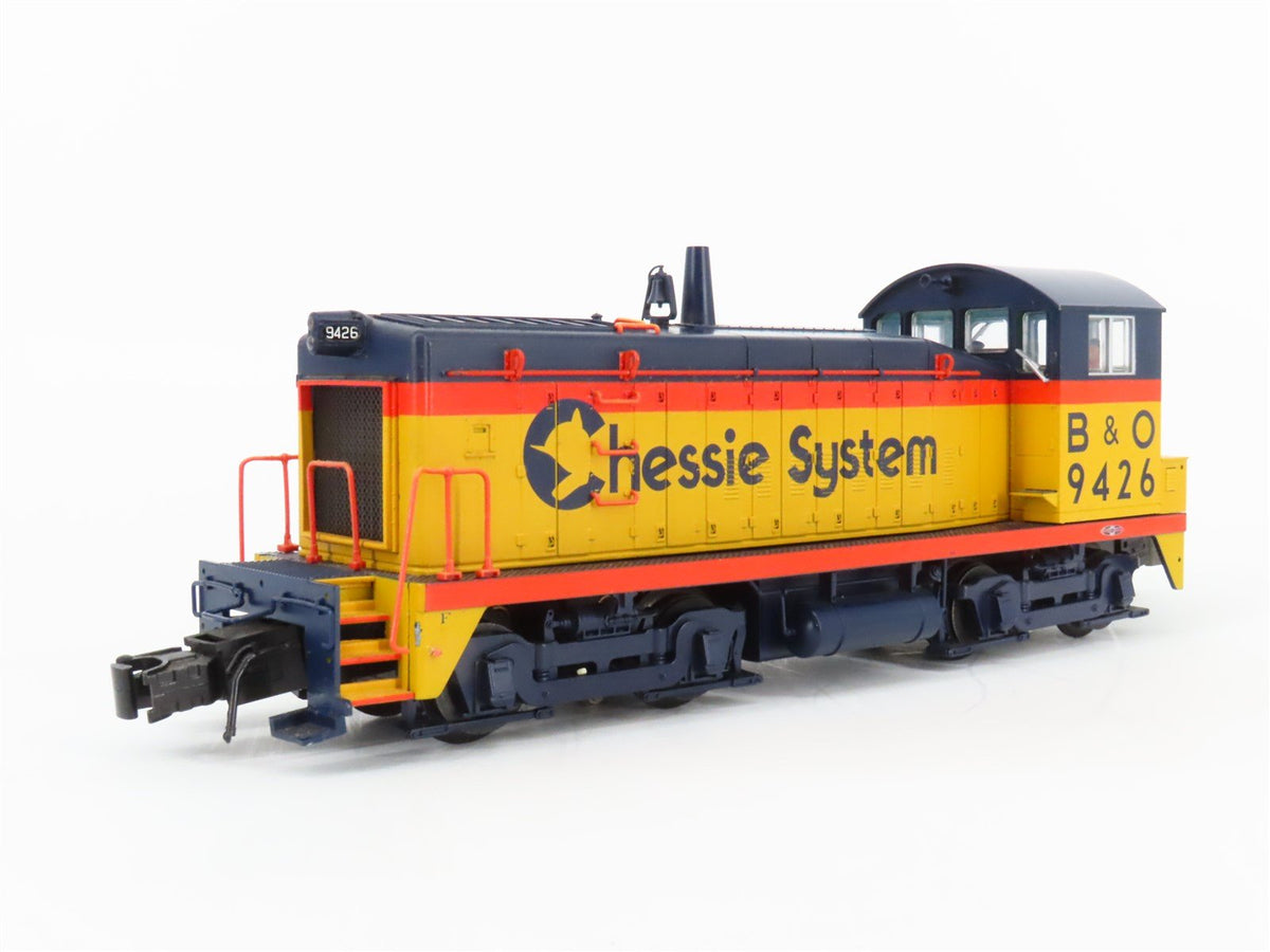 O Gauge 3-Rail Atlas 6108-2 B&amp;O Chessie System EMD SW900 Diesel Switcher #9426