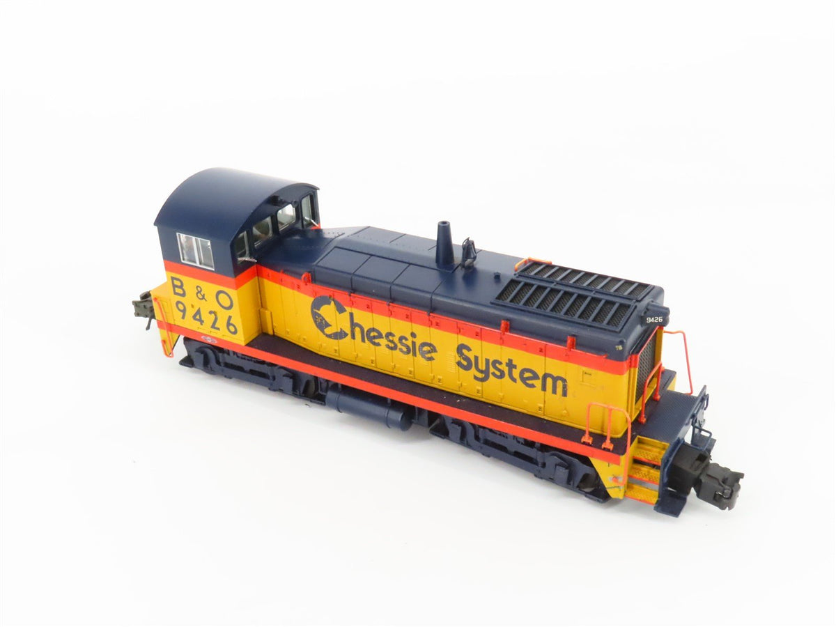 O Gauge 3-Rail Atlas 6108-2 B&amp;O Chessie System EMD SW900 Diesel Switcher #9426