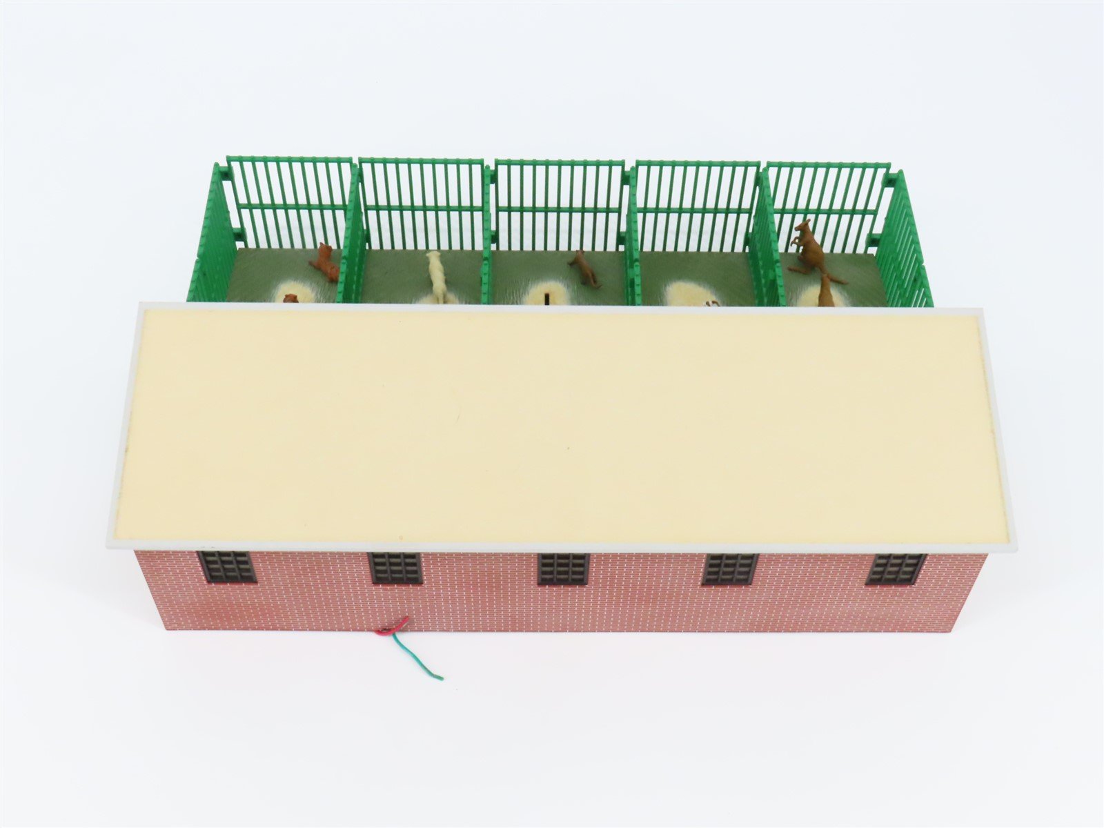 O 1/48 Scale Lionel 6-24180 Lionelville Operating Zoo