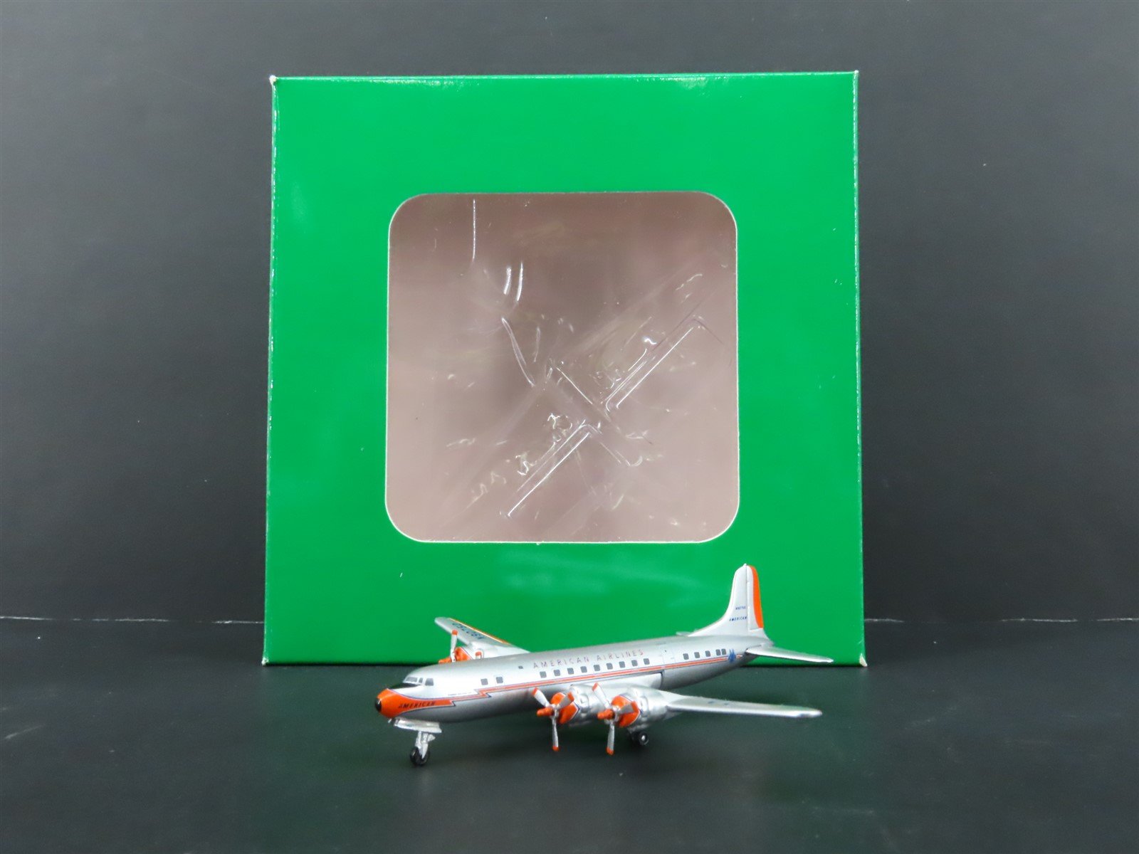 1:400 Aero Classics Die-Cast American Airlines Douglas DC-6 Airliner N90752