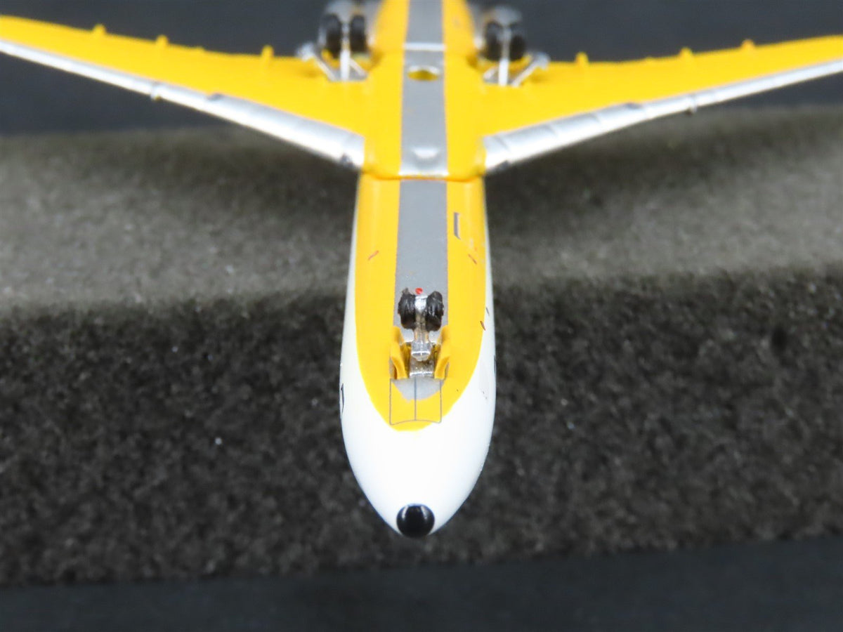 1:400 Aero Classics Die-Cast Northeast Airlines Yellowbirds B727-200 Airliner