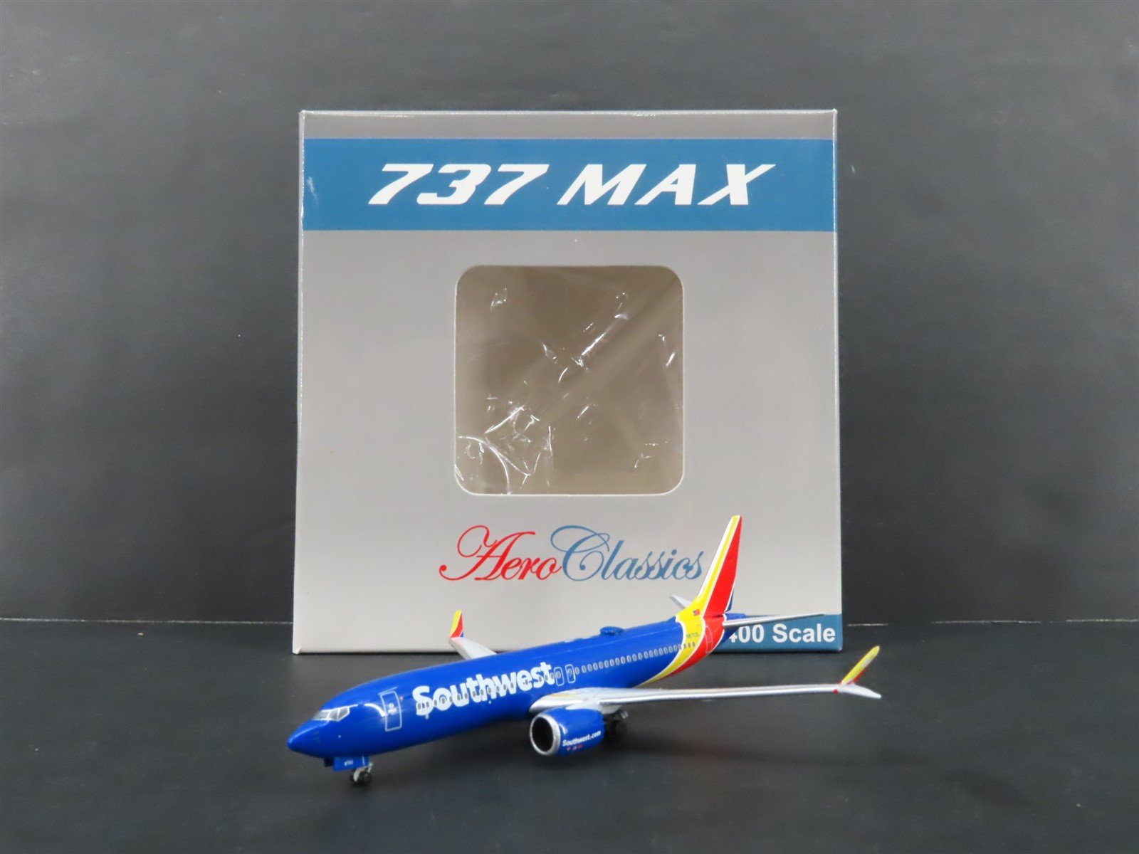 1:400 Aero Classics Die-Cast Southwest Airlines Boeing 737-Max 8 Airliner N8702L