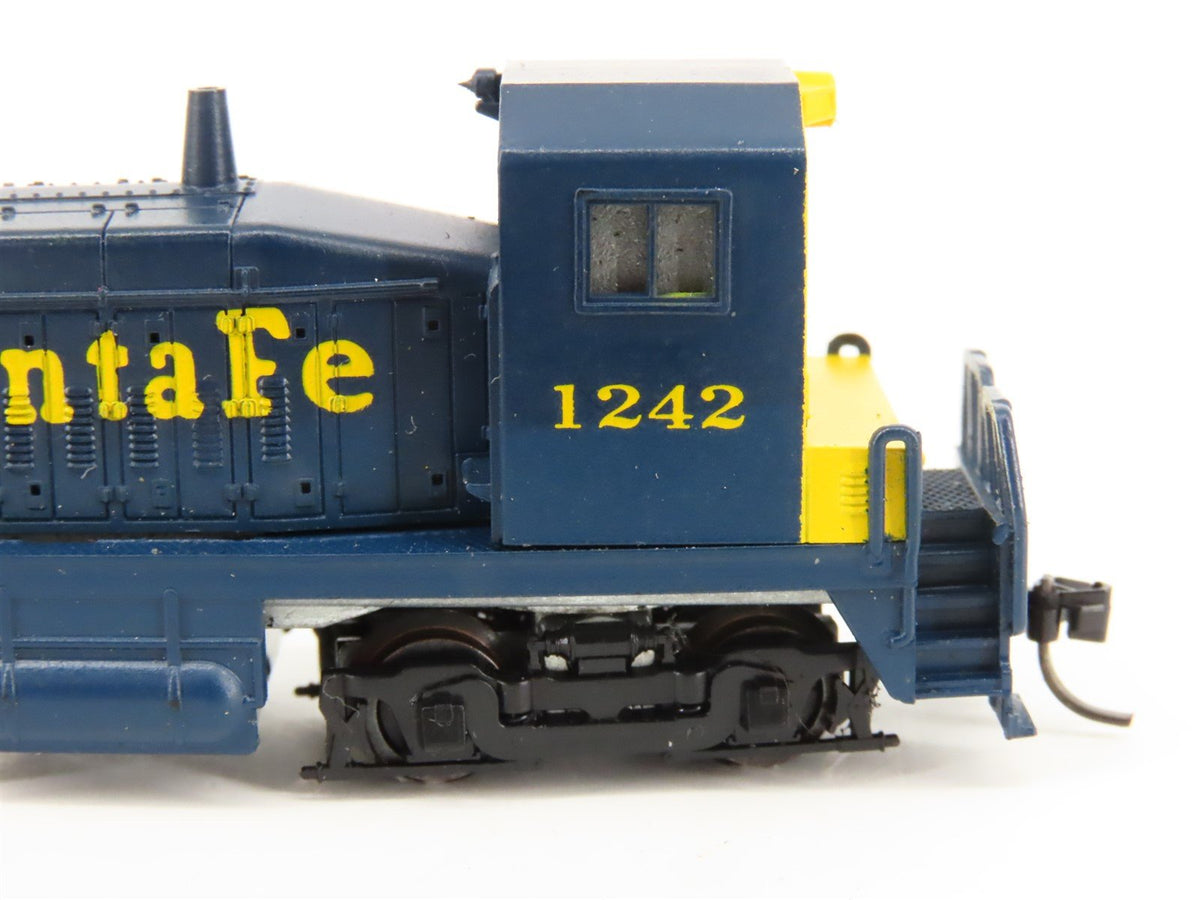N Scale Con-Cor 0001-005001 ATSF Santa Fe SW1200 Cow Diesel Switcher #1242