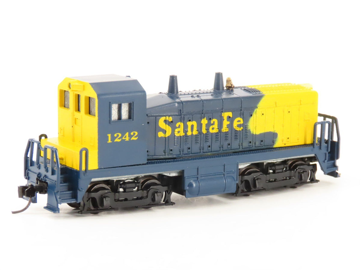 N Scale Con-Cor 0001-005001 ATSF Santa Fe SW1200 Cow Diesel Switcher #1242