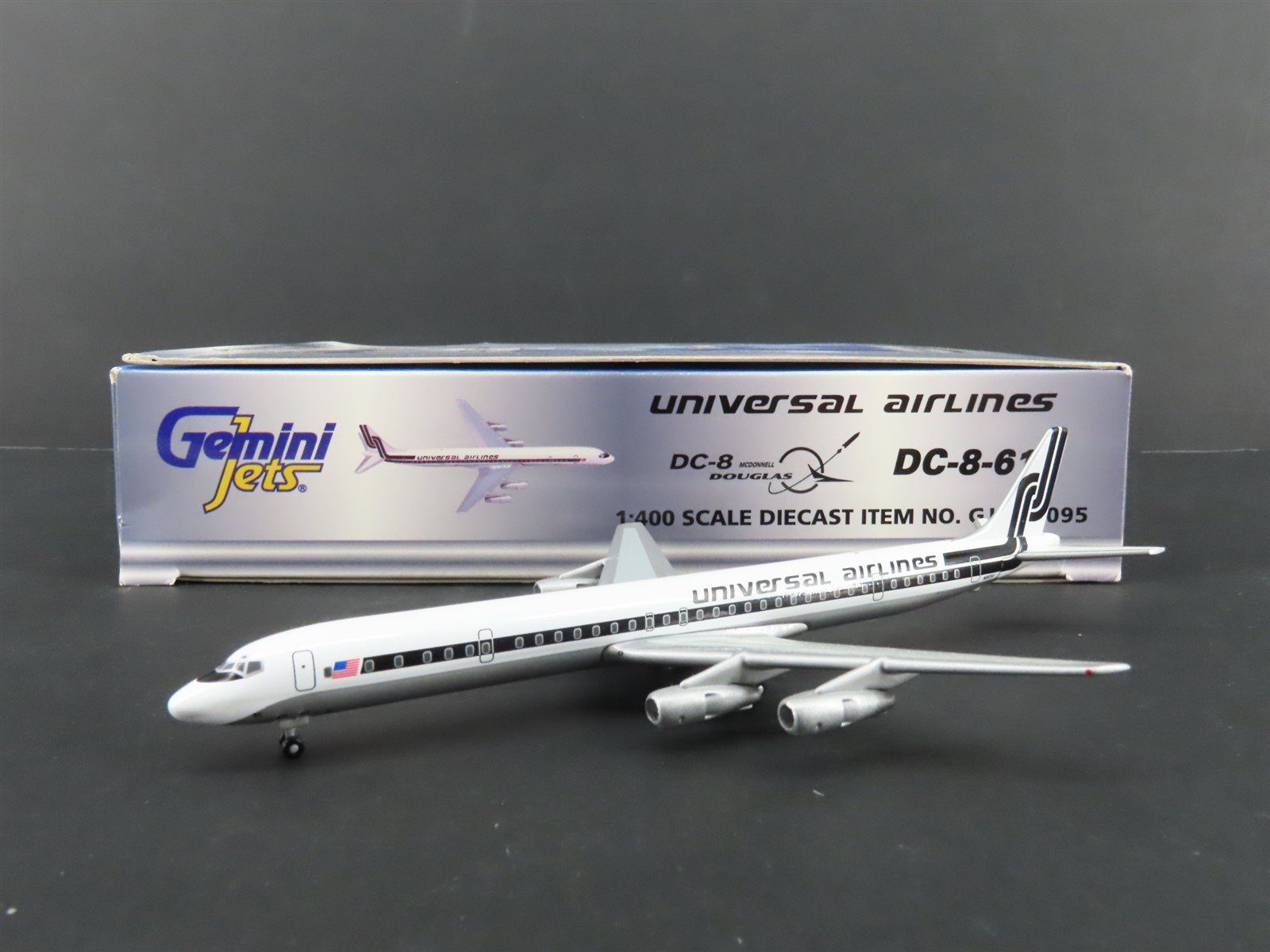 1:400 Gemini Jets DieCast GJUVA095 Universal Airlines McDonnell Douglas DC-8-61