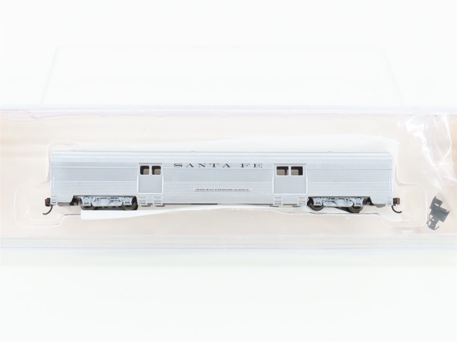 N Scale Bachmann Silver Series 14651 ATSF Santa Fe 72' REA Baggage Passenger