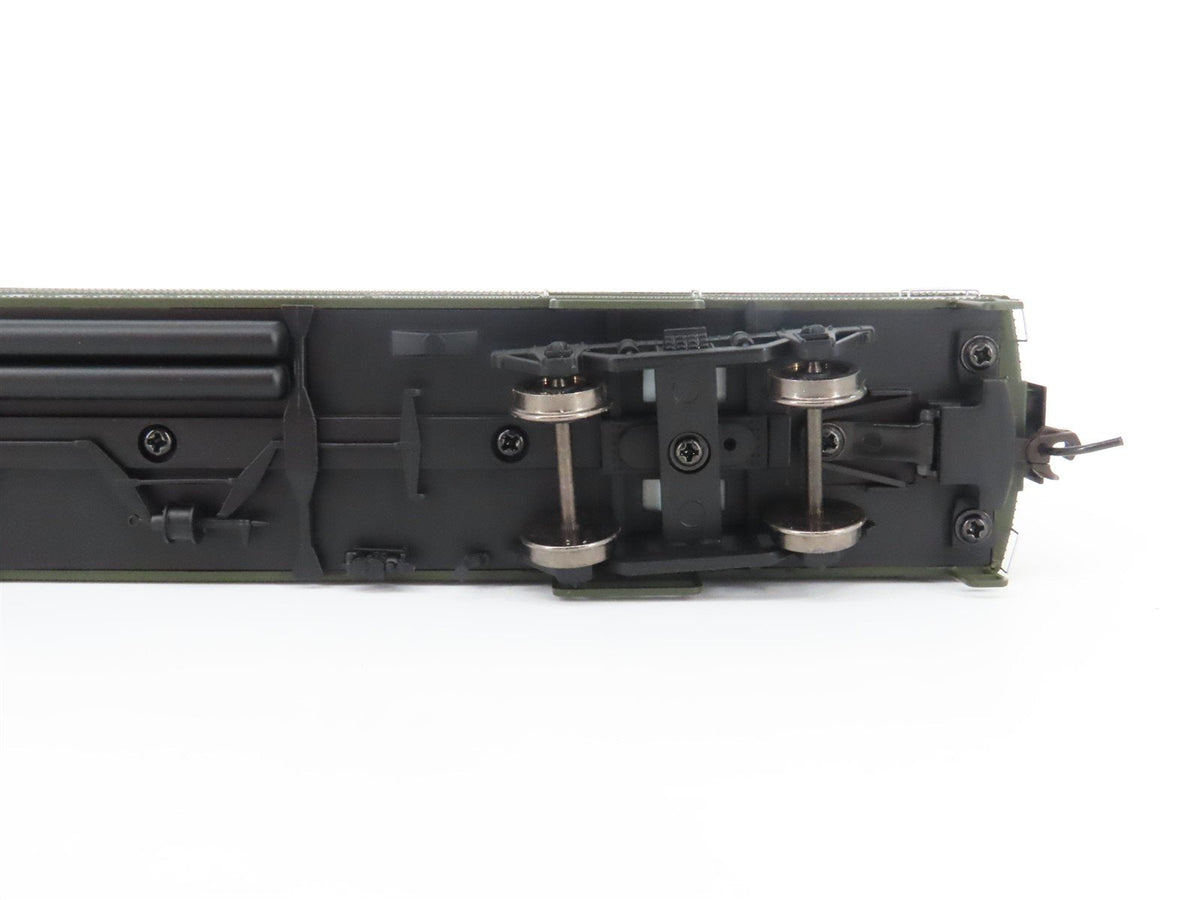 HO Scale Rivarossi HR4207 Unlettered 60&#39; Combine Passenger