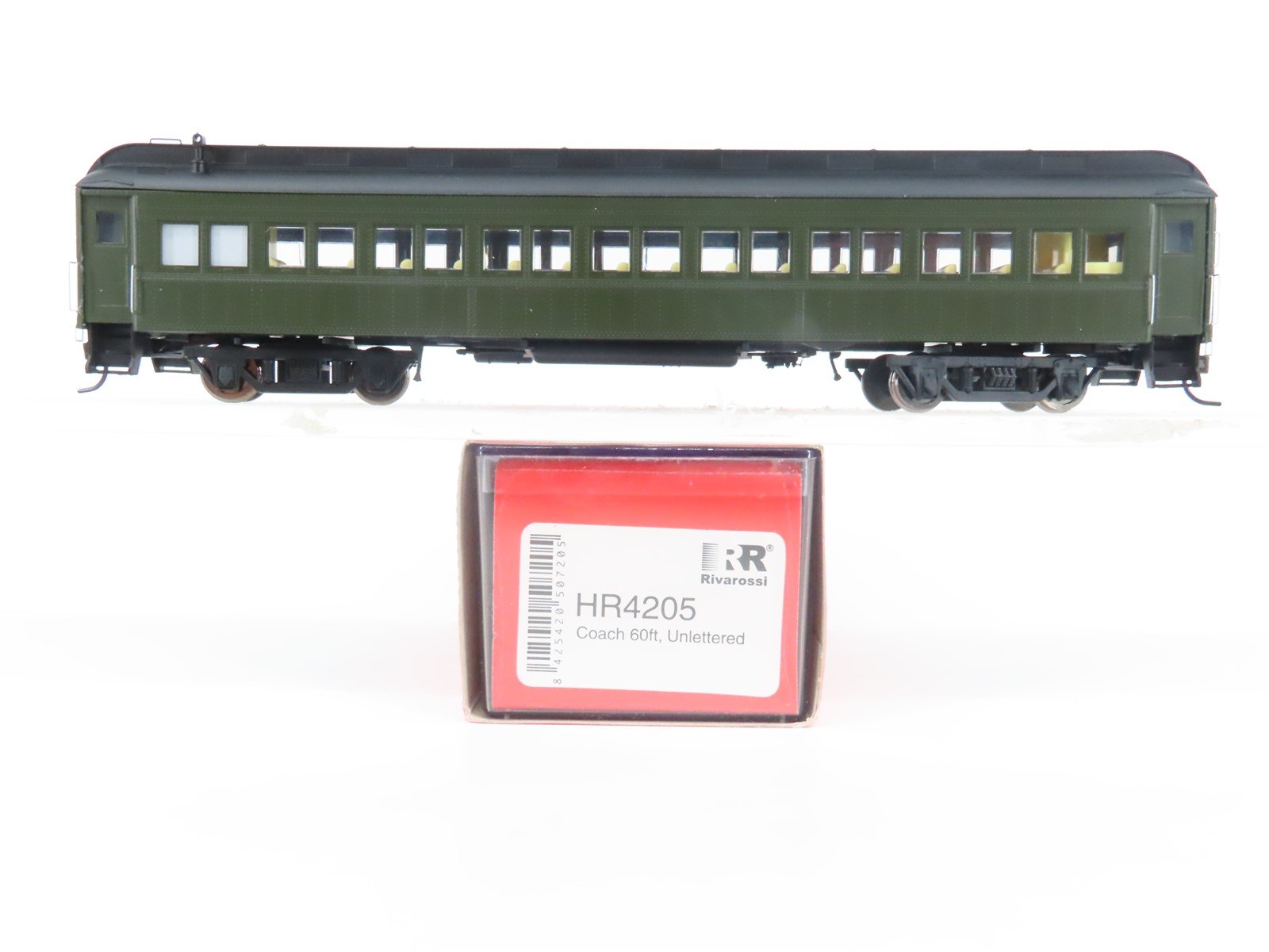 HO Scale Rivarossi HR4205 Unlettered 60' Coach Passenger