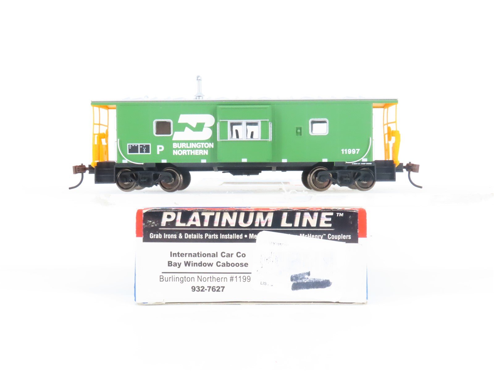 HO Walthers Platinum 932-7627 BN Burlington Northern Bay Window Caboose #11997