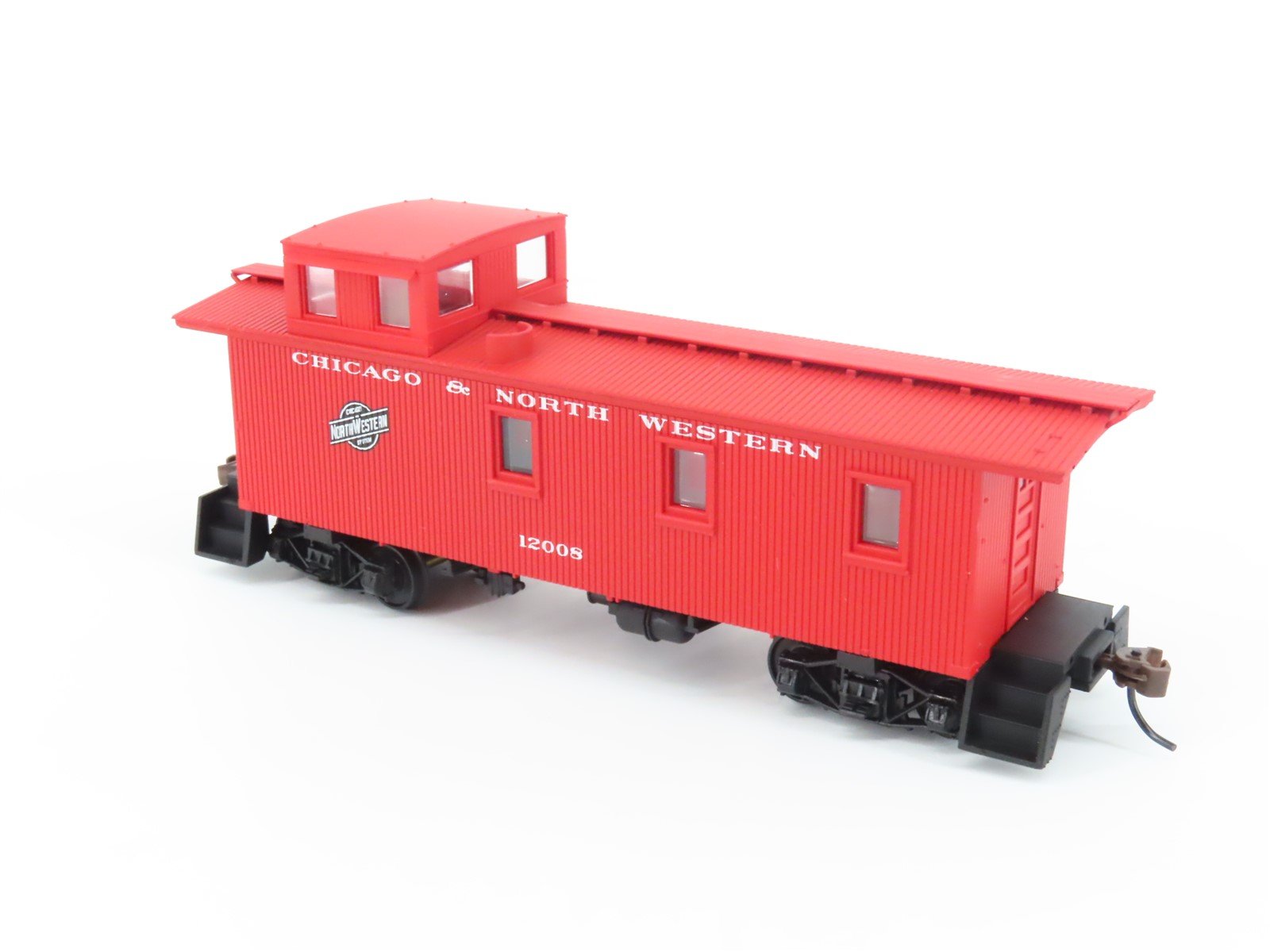 HO Scale Walthers 932-7506 CNW Chicago & North Western 30' Wood Caboose #12008