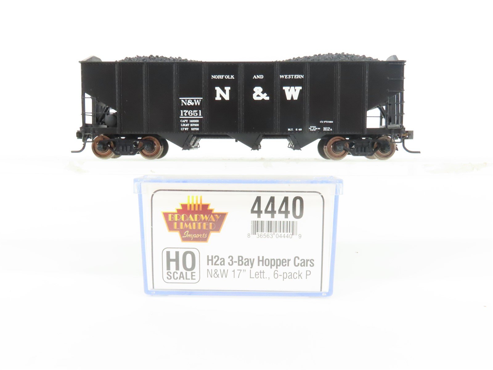 HO Scale Broadway Limited Imports 4440 N&W Norfolk & Western 3-Bay Hopper #17651
