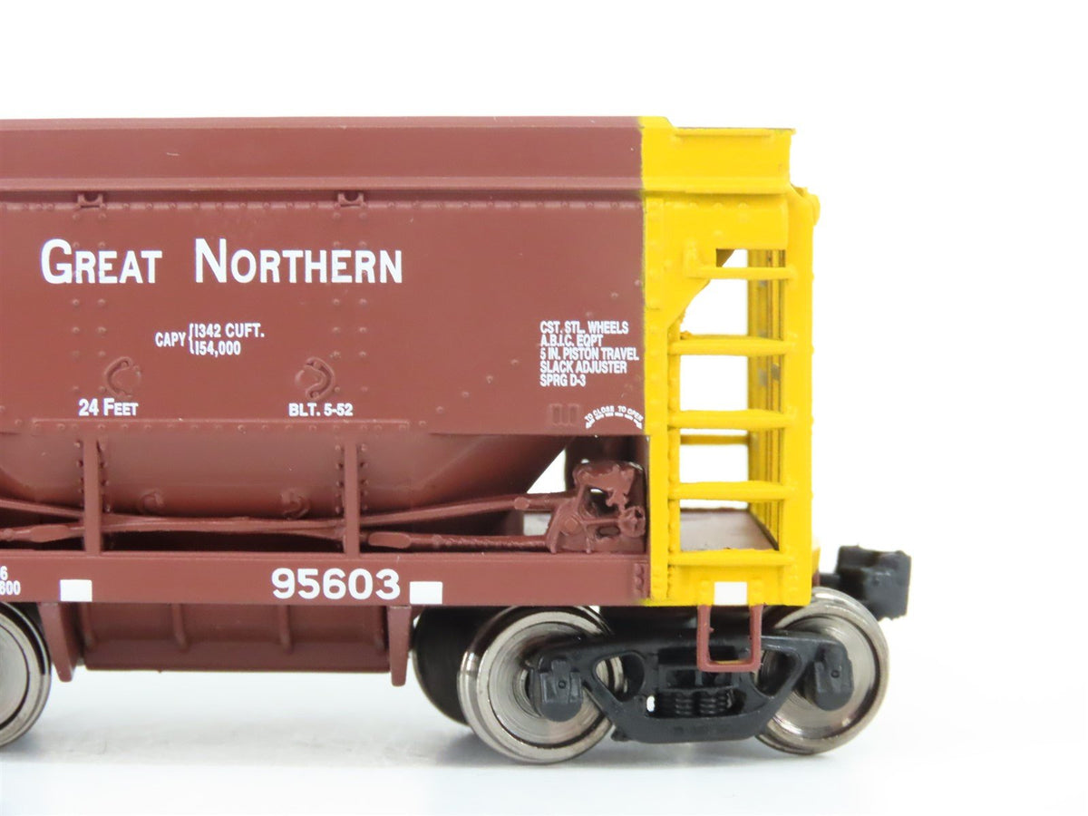 HO Scale Walthers Mainline 910-58061 GN Great Northern 24&#39; Ore Car 4-Pack