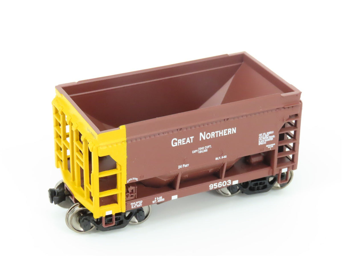 HO Scale Walthers Mainline 910-58061 GN Great Northern 24&#39; Ore Car 4-Pack