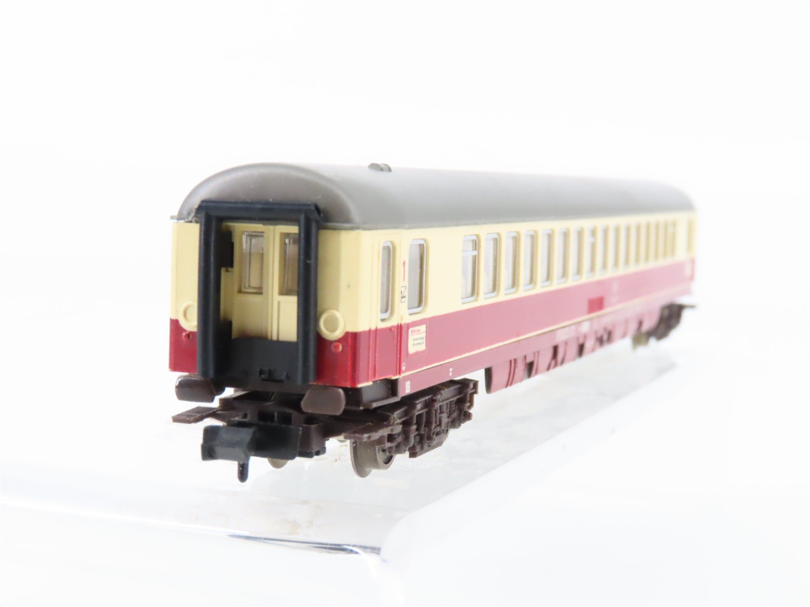 N Scale Fleischmann DB German 1st Class Coach Passenger Car #050-5