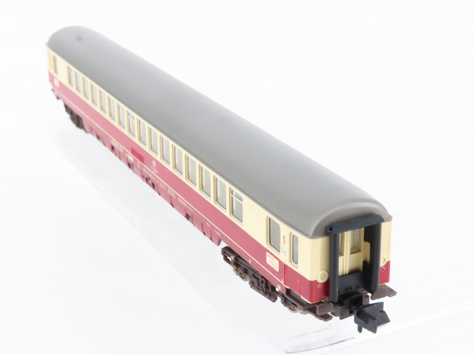 N Scale Fleischmann DB German 1st Class Coach Passenger Car #050-5