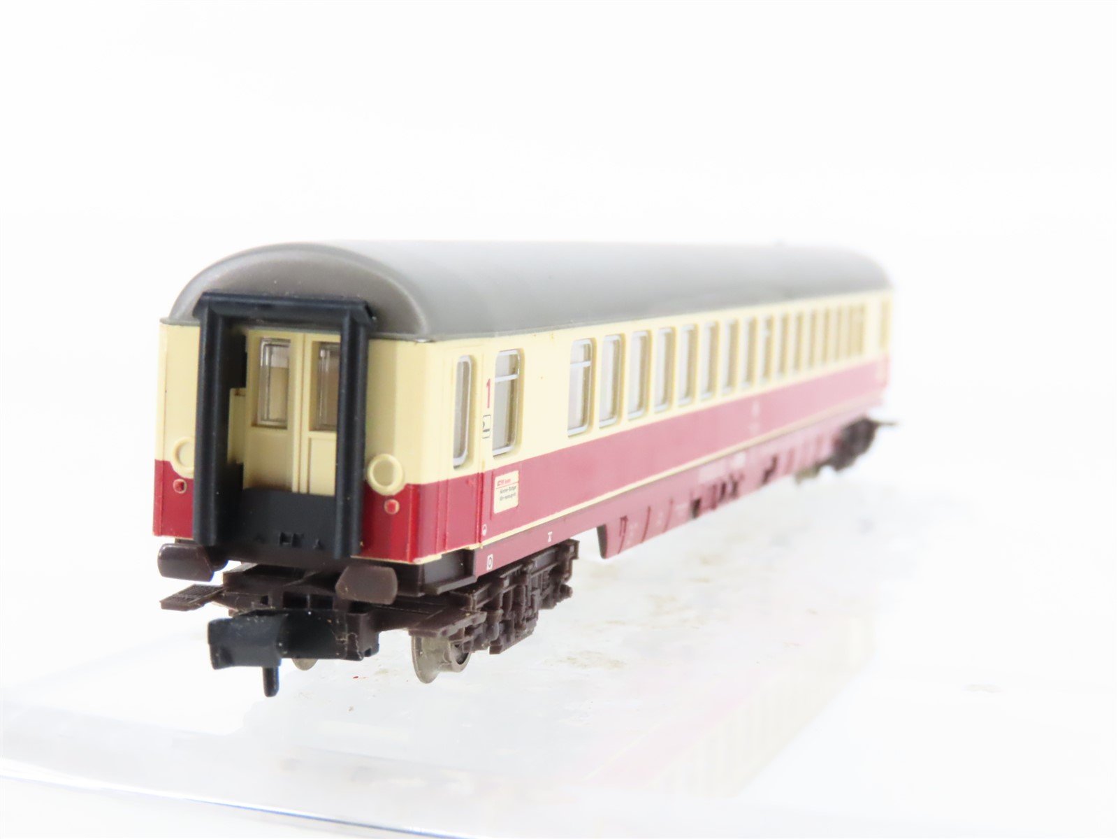 N Scale Fleischmann DB German 1st Class Coach Passenger Car #050-5