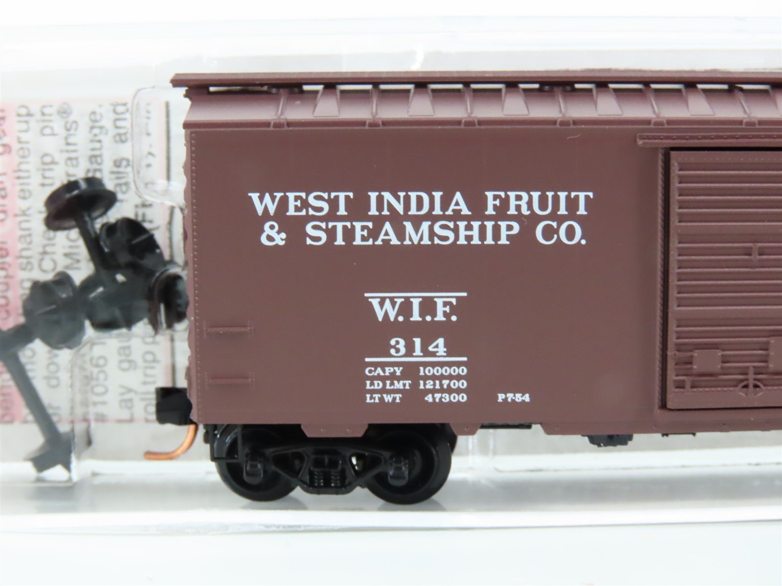 N Scale Micro-Trains MTL 20370 WIF West India Fruit & Steamship Co Boxcar 314