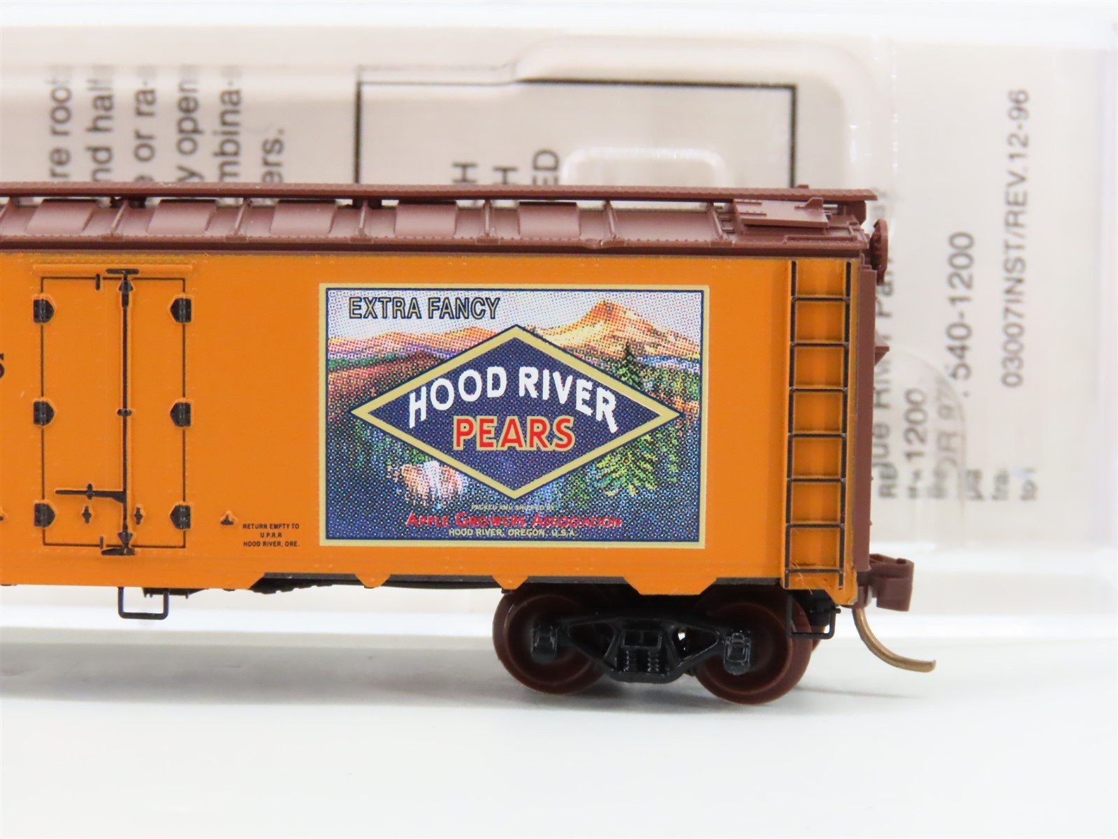 N Micro-Trains MTL AFPX Northwest Fruit Growers Hood River Pears Reefer 11478