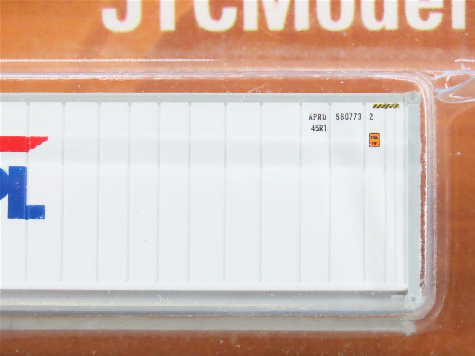 N Scale JTC Model Trains 406502 APL 40' High-Cube Reefer Containers 6-Pack