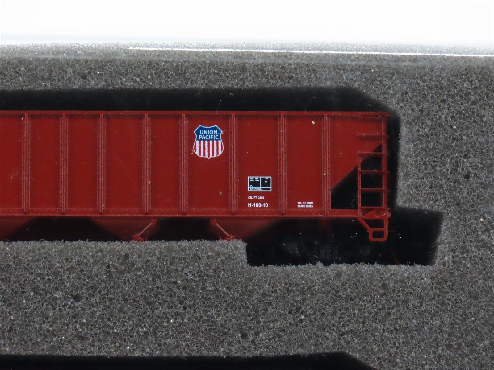 N Scale TrainWorx 24075-3 UP Union Pacific Railroad 4-Bay Open Hopper 3-Pack