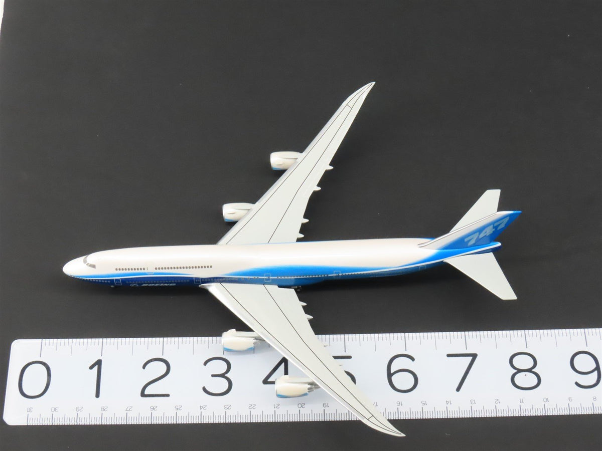1:400 Scale Hogan 8157 Die-Cast Intercontinental Boeing 747-8 Aircraft w/ Stand