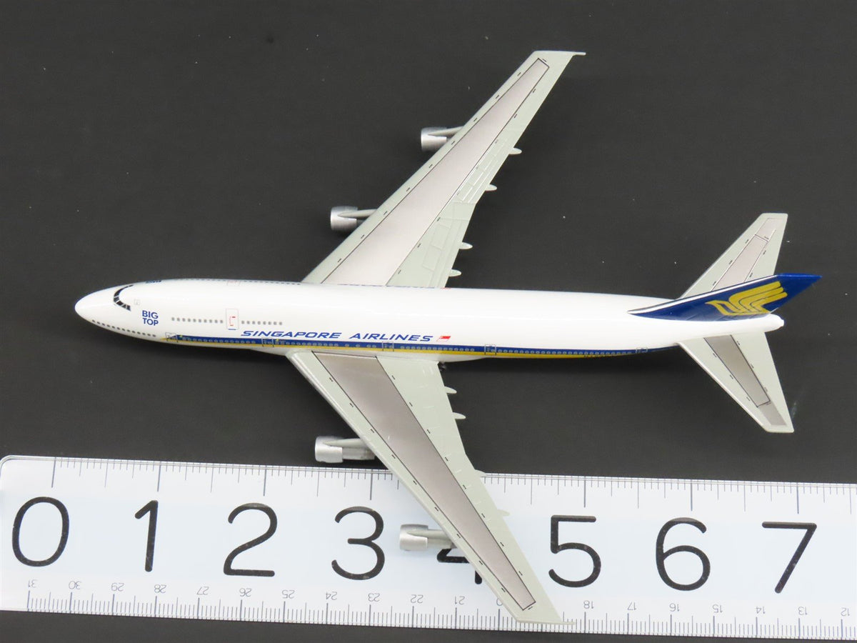 1:400 Dragon Wings Premiere 55123 Die-Cast Singapore Airlines Big Top B747-312
