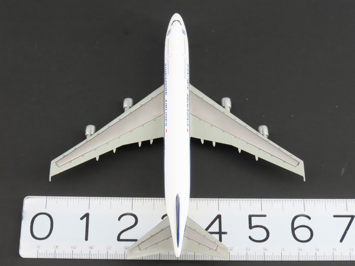 1:400 Dragon Wings Premiere 55123 Die-Cast Singapore Airlines Big Top B747-312