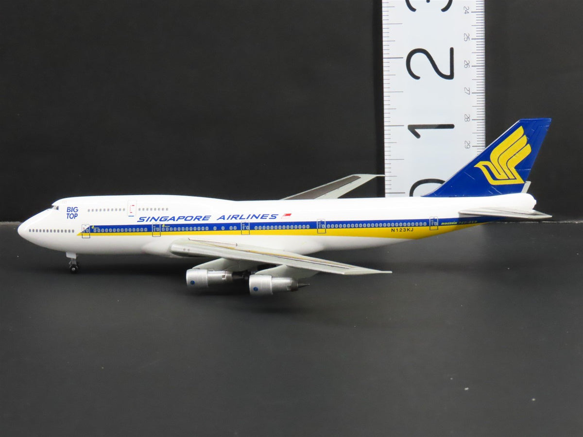 1:400 Dragon Wings Premiere 55123 Die-Cast Singapore Airlines Big Top B747-312
