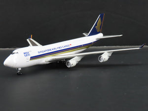 1:400 Dragon Wings 55226 Die-Cast Singapore Airlines Mega Ark B747-412F 9V-SFD
