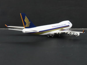 1:400 Dragon Wings 55226 Die-Cast Singapore Airlines Mega Ark B747-412F 9V-SFD