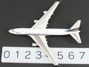 1:400 Dragon Wings 55226 Die-Cast Singapore Airlines Mega Ark B747-412F 9V-SFD