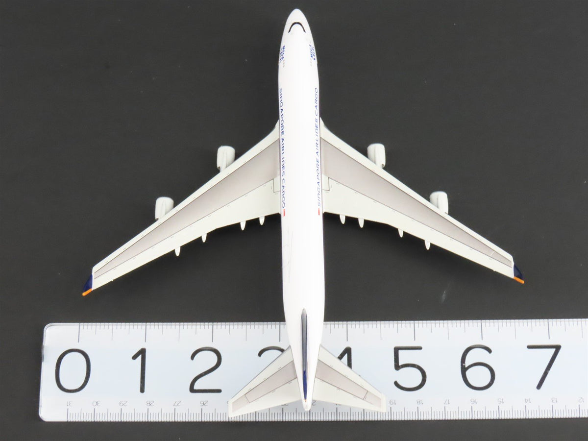 1:400 Dragon Wings 55226 Die-Cast Singapore Airlines Mega Ark B747-412F 9V-SFD