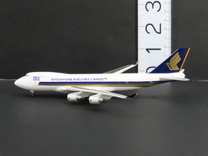 1:400 Dragon Wings 55226 Die-Cast Singapore Airlines Mega Ark B747-412F 9V-SFD