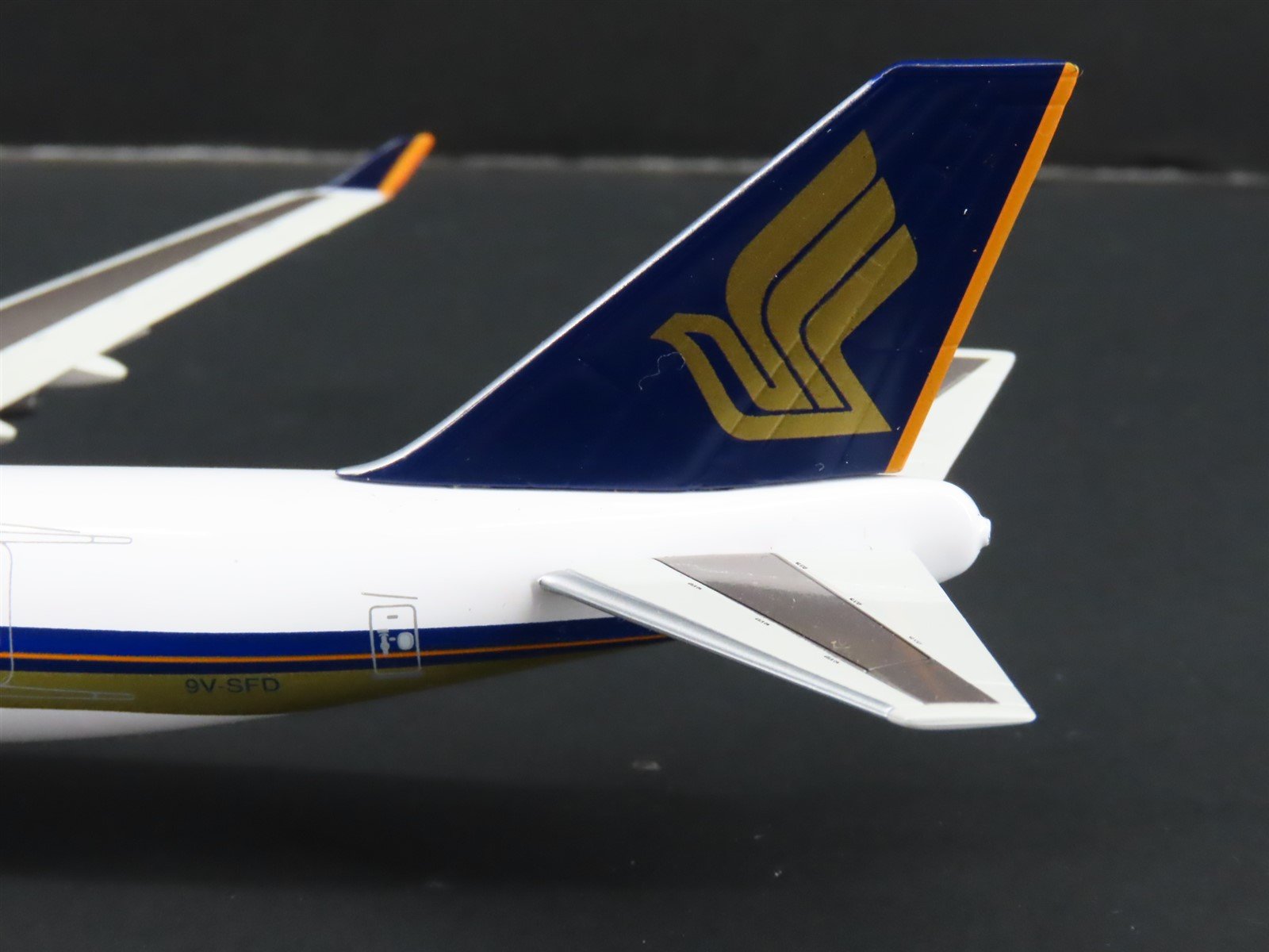 1:400 Dragon Wings 55226 Die-Cast Singapore Airlines Mega