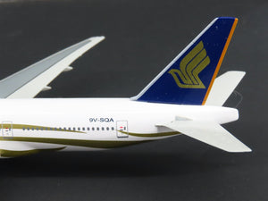 1:400 Dragon Wings Die-Cast Singapore Airlines Jubilee 50th B777-200 9V-SQA
