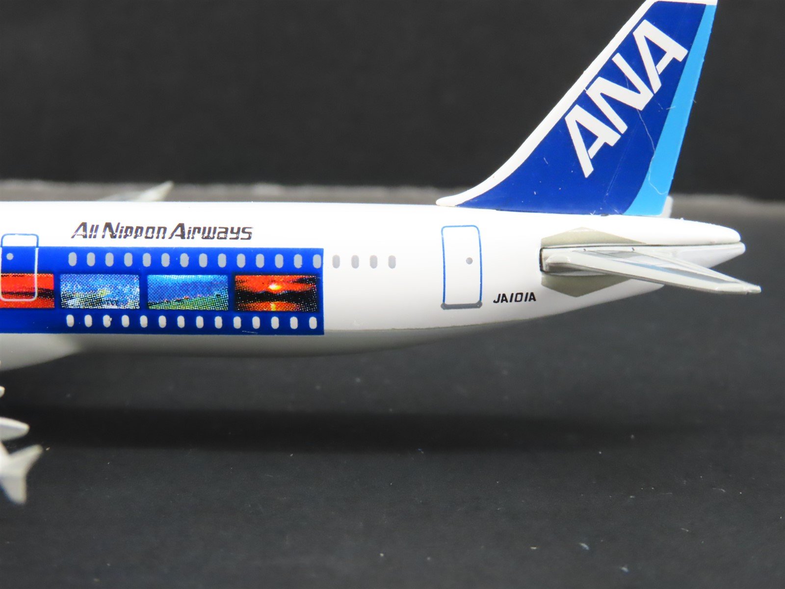 1:400 Dragon Wings JetAir J-004 Die-Cast ANA 'Scenic Film' Airbus A321 Airliner
