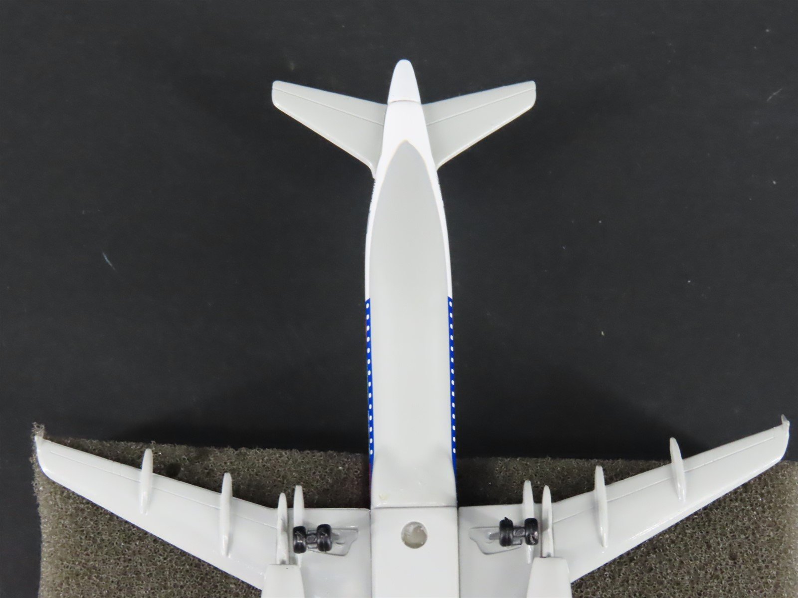 1:400 Dragon Wings JetAir J-004 Die-Cast ANA 'Scenic Film' Airbus A321 Airliner