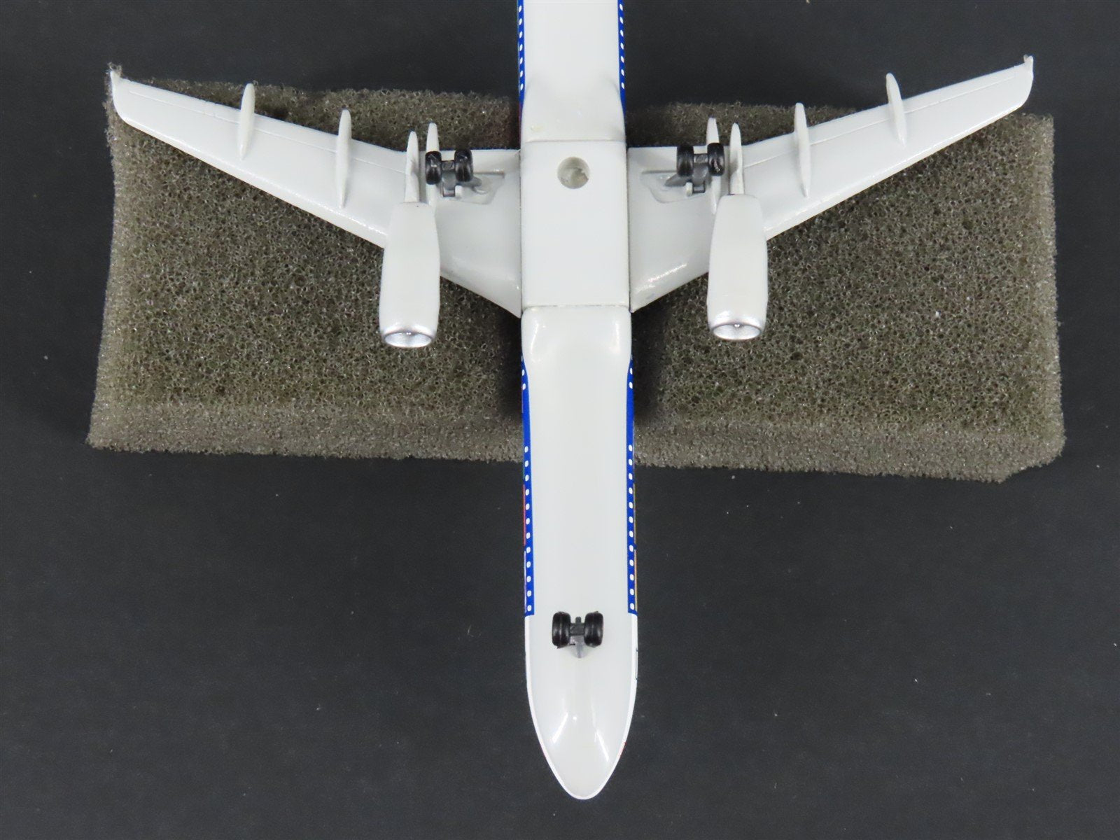 1:400 Dragon Wings JetAir J-004 Die-Cast ANA 'Scenic Film' Airbus A321 Airliner