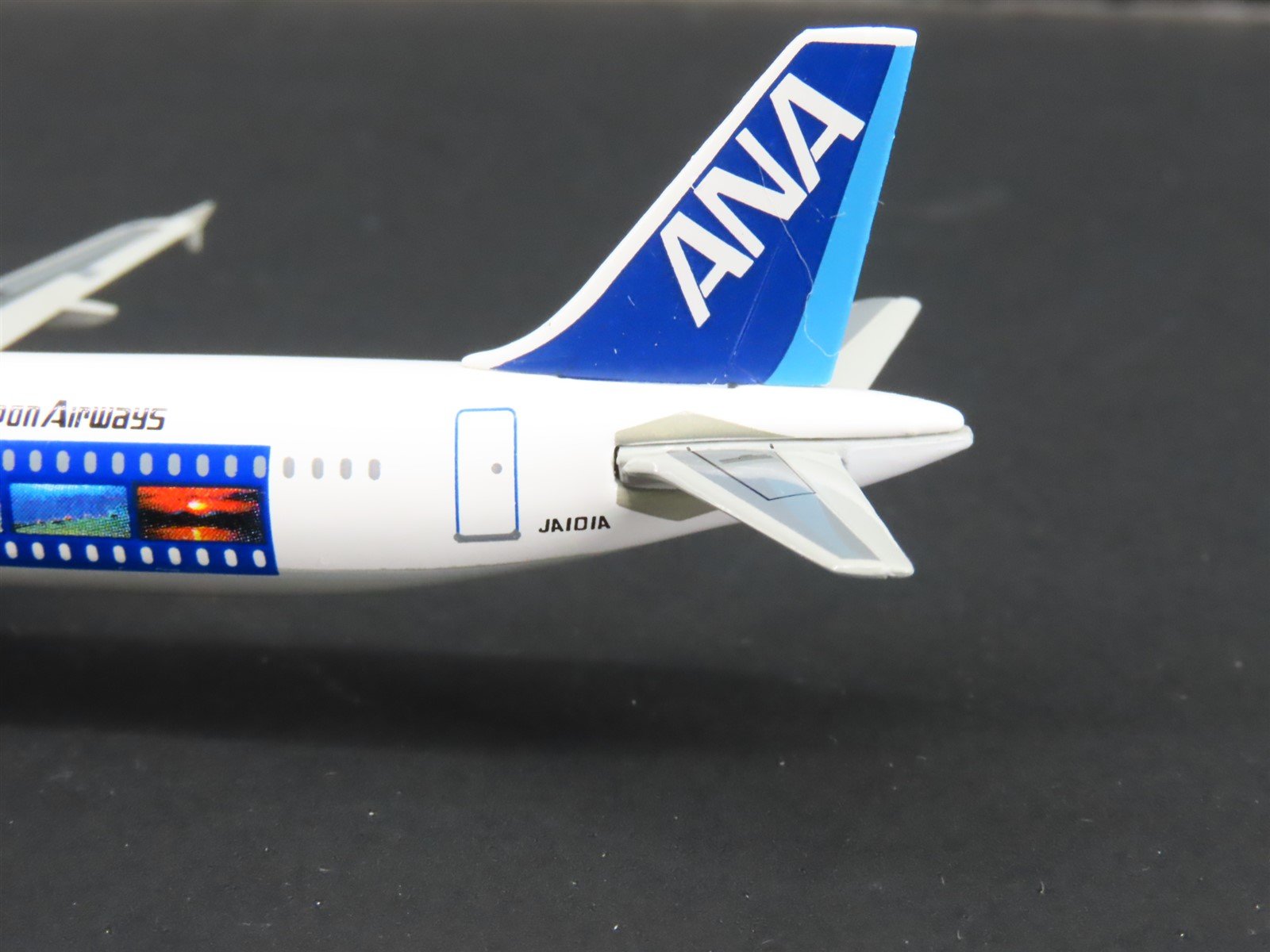 1:400 Dragon Wings JetAir J-004 Die-Cast ANA 'Scenic Film' Airbus A321 Airliner