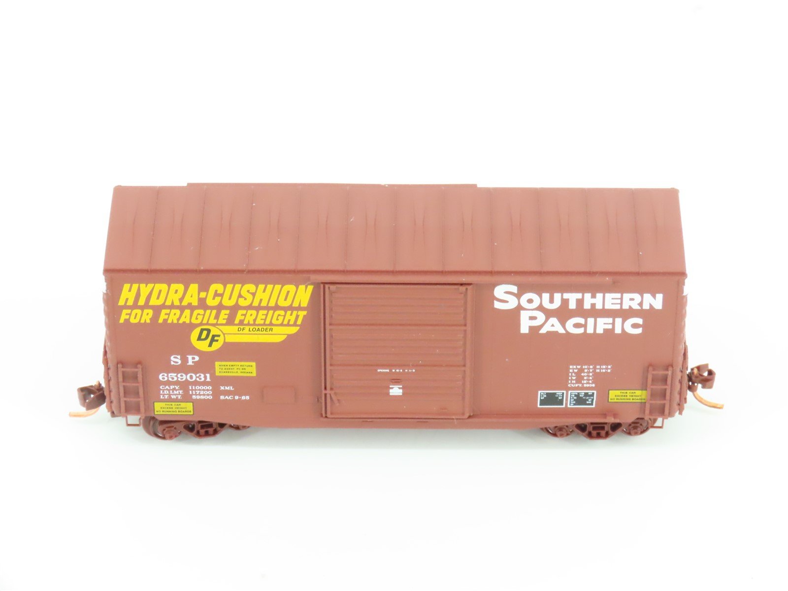 N Scale Micro-Trains MTL 10100060 SP Southern Pacific 40' Hy-Cube Box Car 659031