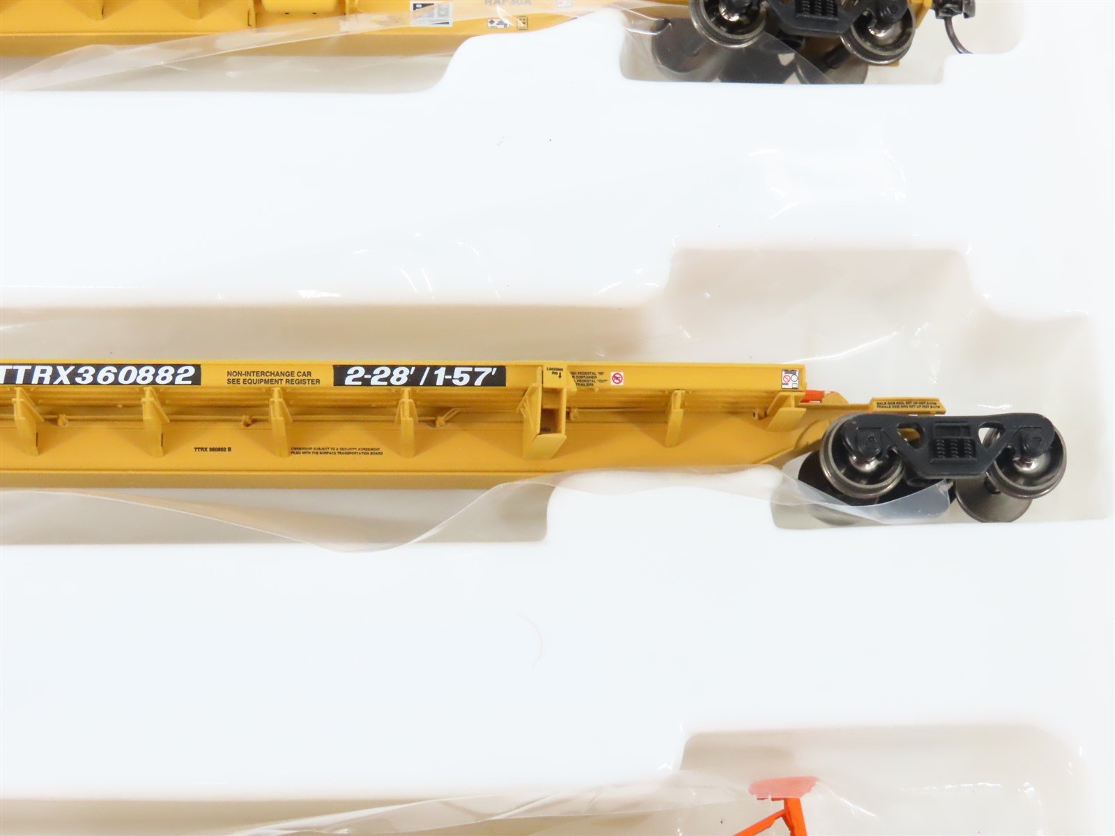 HO Athearn 28902 TTRX 3-Unit Trailer Train 57' All Purpose Spine Cars #360882