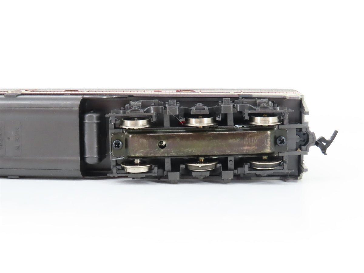 HO Scale IHC 1972 DL&amp;W Lackawanna EMD E8A/A Diesel Locomotive Set #811/810
