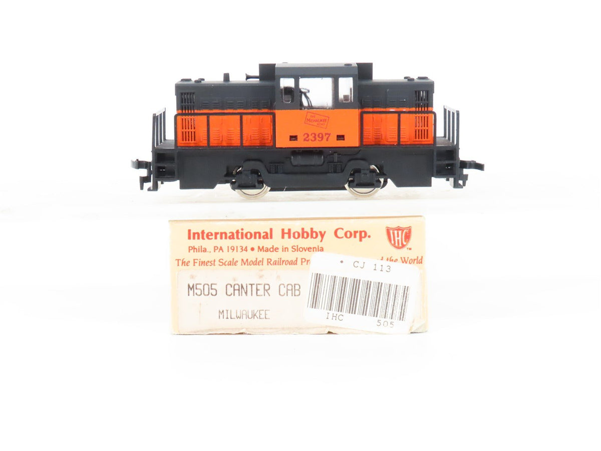 HO Scale IHC/MEHANO M505 MILW Milwaukee Road Canter Cab Diesel Switcher #2397