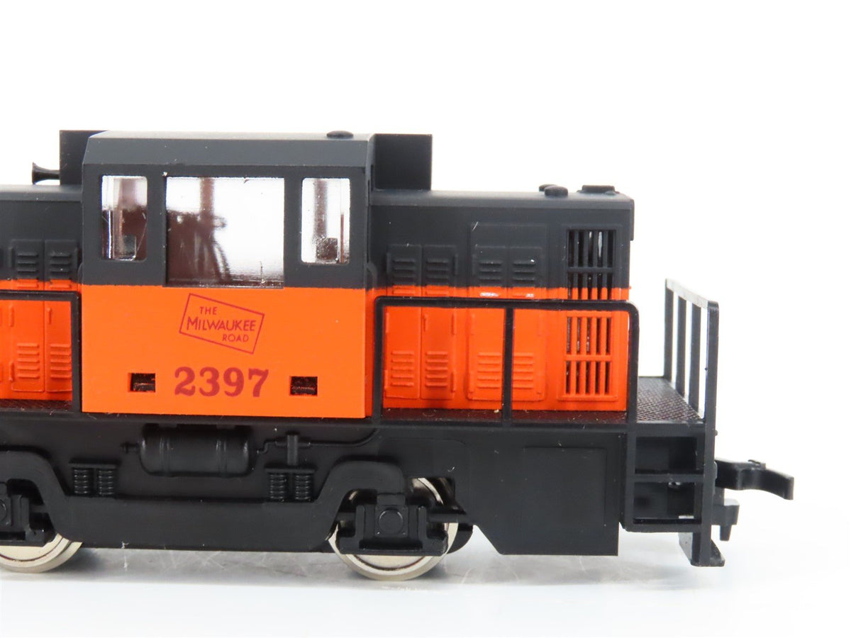 HO Scale IHC/MEHANO M505 MILW Milwaukee Road Canter Cab Diesel Switcher #2397