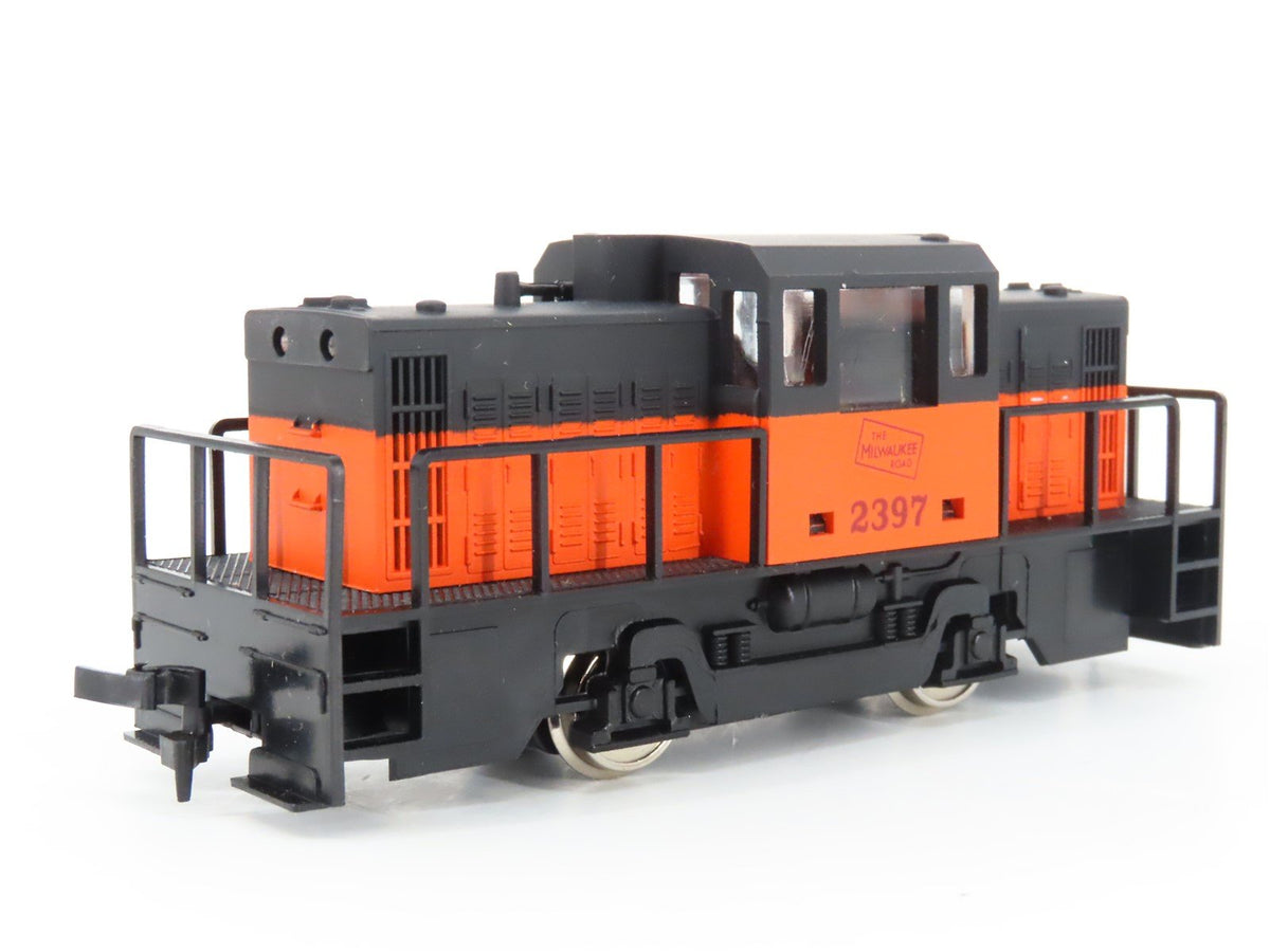 HO Scale IHC/MEHANO M505 MILW Milwaukee Road Canter Cab Diesel Switcher #2397