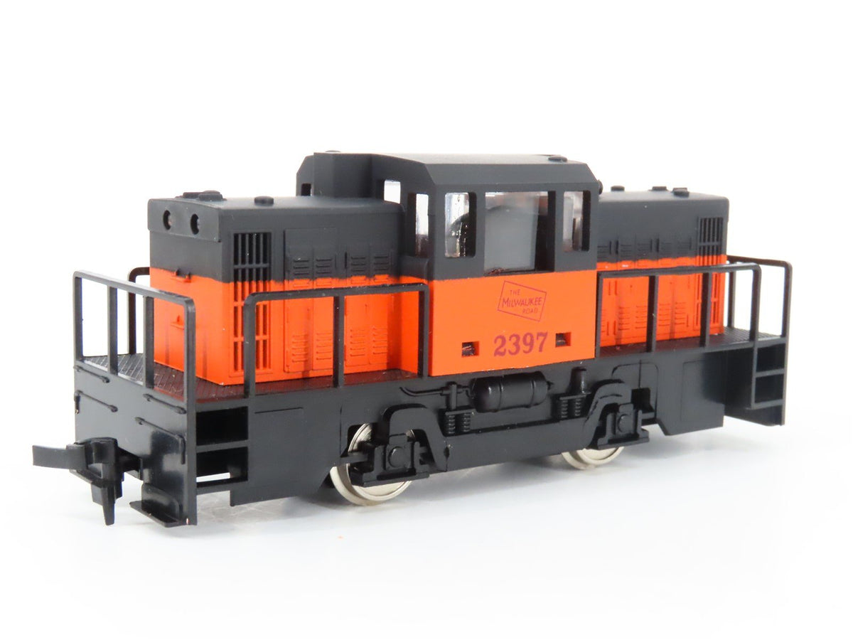 HO Scale IHC/MEHANO M505 MILW Milwaukee Road Canter Cab Diesel Switcher #2397