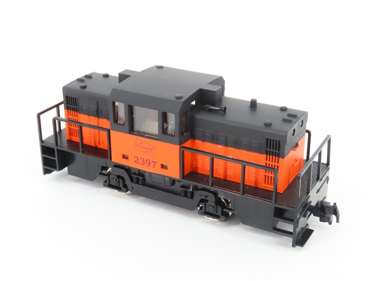 HO Scale IHC/MEHANO M505 MILW Milwaukee Road Canter Cab Diesel Switcher #2397